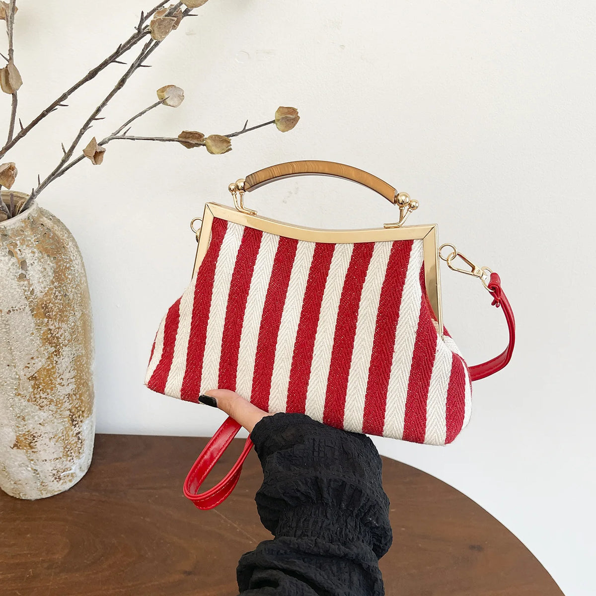 sac bandoulière toile femme motif rayé moderne chic polyvalent décontracté minimaliste fourre tout poche