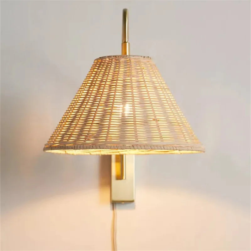 lampe murale moderne tissée rotin beige clair éclairage quotidien fixée mur câble électrique