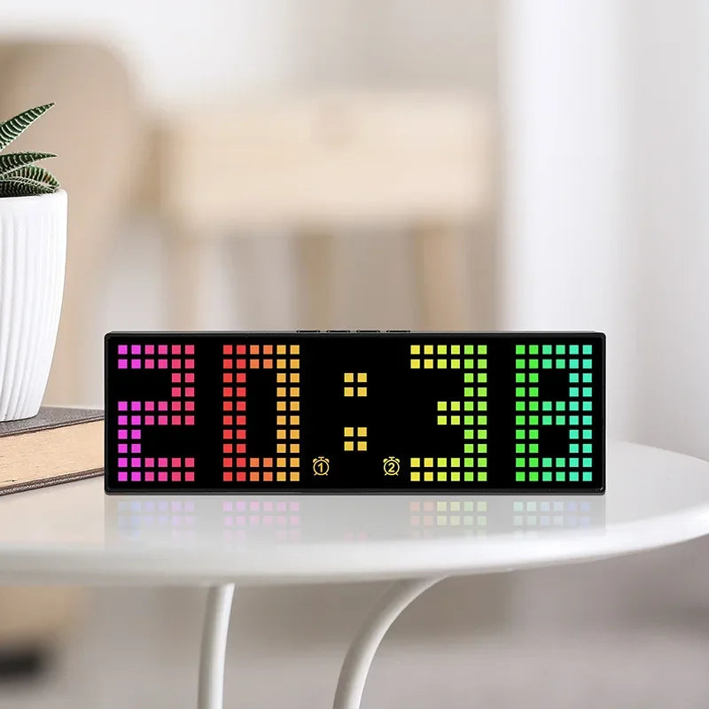 horloge numérique pixelisée couleur changeante moderne minimaliste multifonctionnelle réveil vocal dynamique multifacette