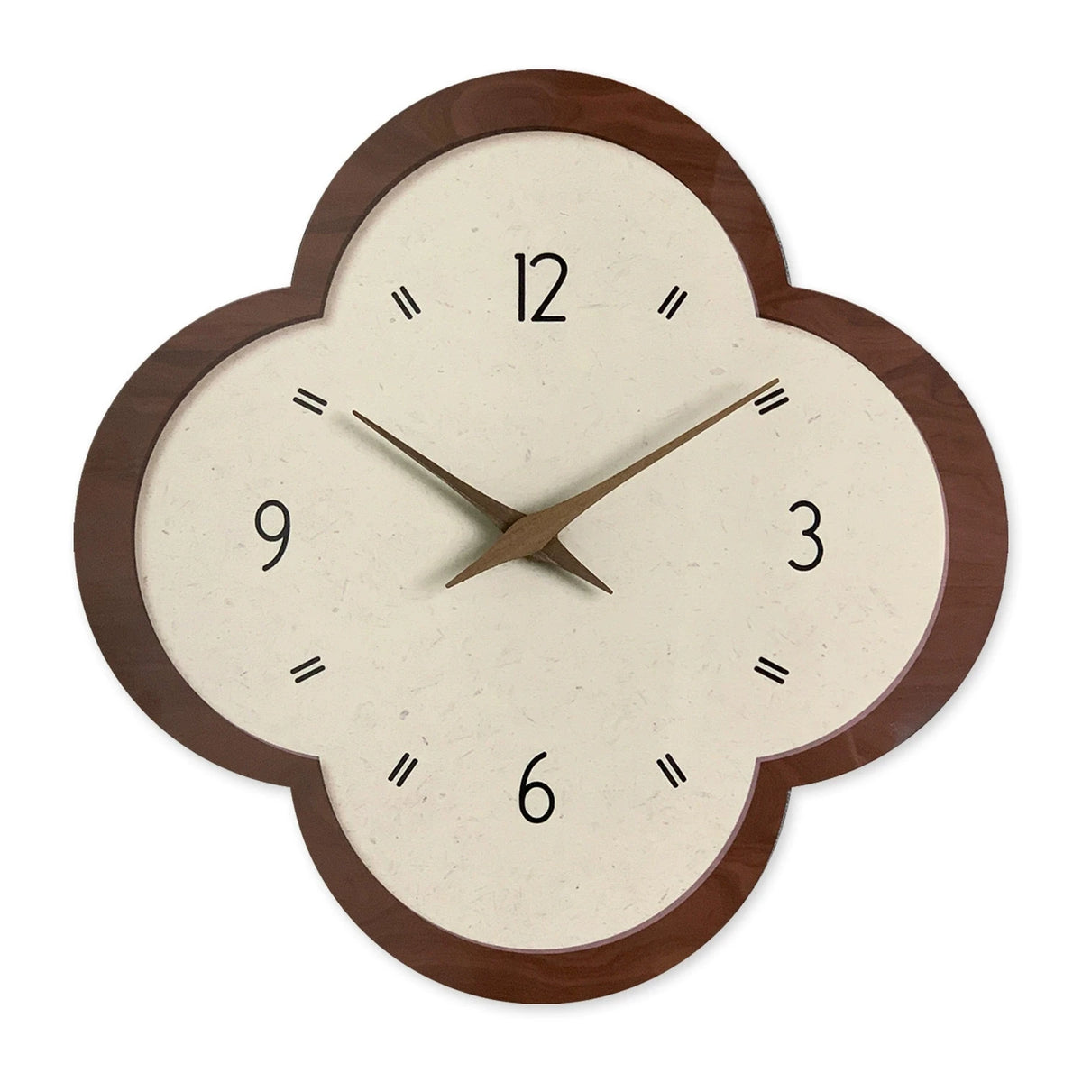 horloge murale bois marron aiguilles noires numeros blancs texture grunge moderne fixations quartz