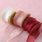 ruban organza bordure dorée classique rouge rose clair beige décoration gâteau boîte cadeau emballage