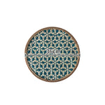 assiettes rotin colorées motifs géométriques naturel vert bleu jaune rouge traditionnel artisanal
