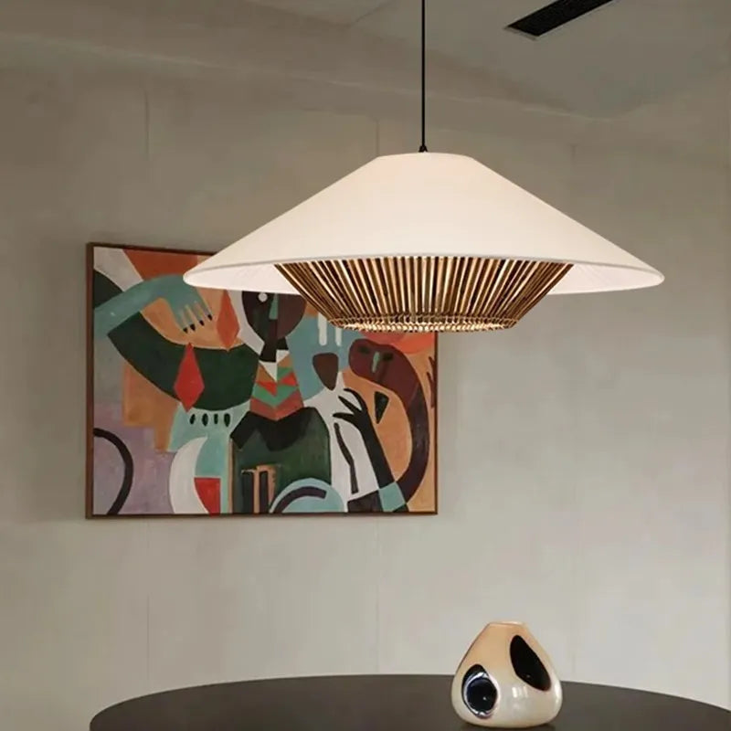 suspension lumineuse moderne blanche dorée rayures câble noir salon chambre