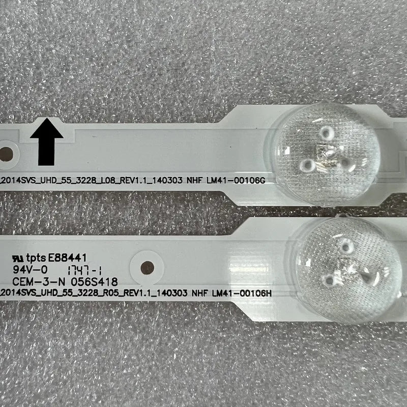 Bande lumineuse led blanc ronde translucent moderne connecteurs électriques étiquettes techniques numéros série