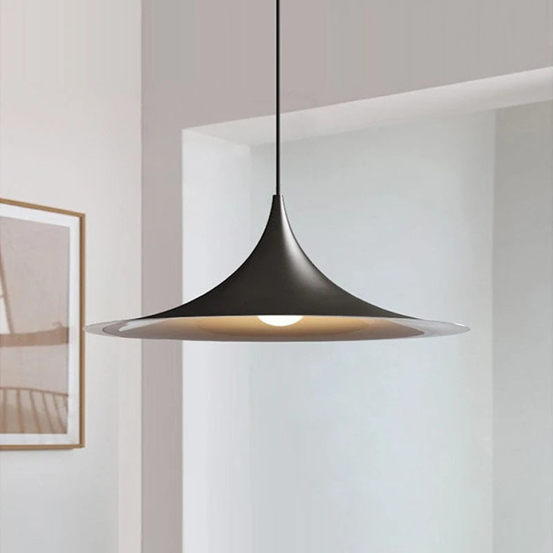 suspension lumineuse conique métal noir blanc moderne pendentif salon chambrehôtel