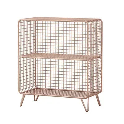 étagère moderne or gris métal maille trois niveaux livres plantes horloge lampe panier