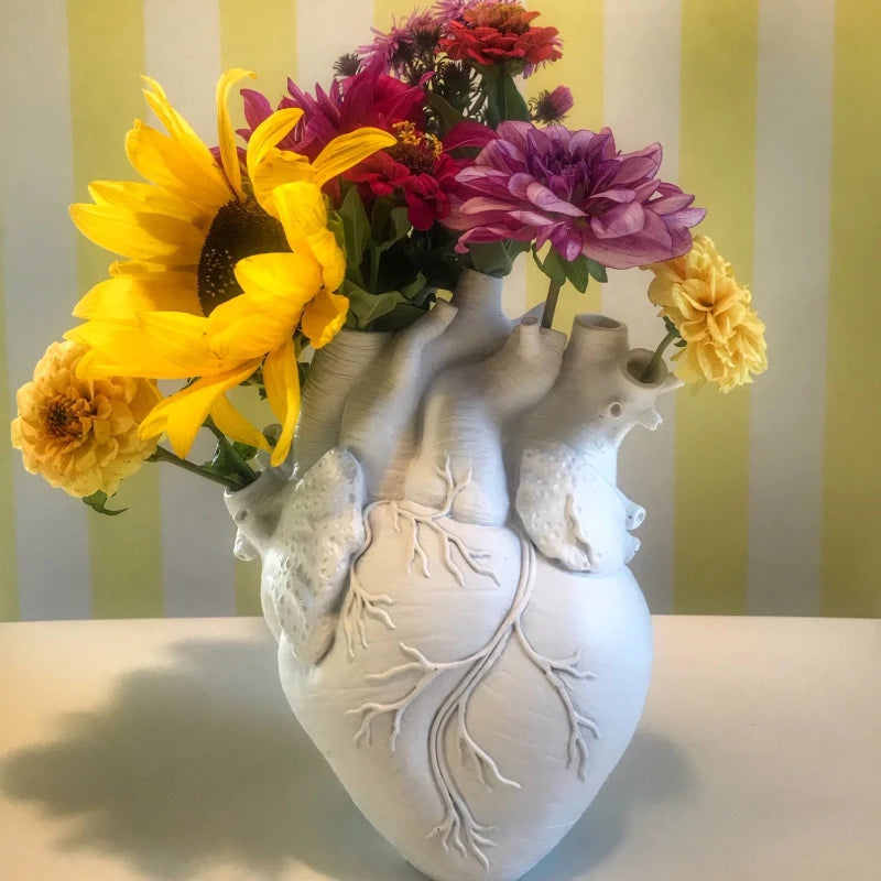 Vase cœur résine gris clair décoration intérieure