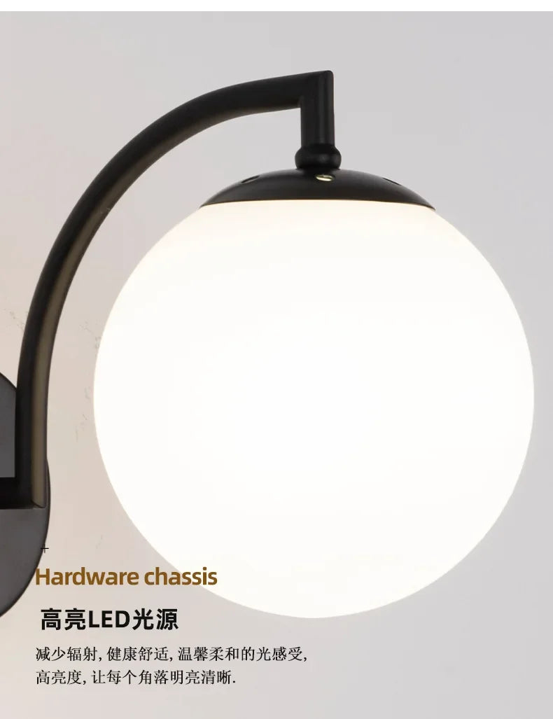 lampe murale moderne minimaliste noir doré éclairage cuisine entrée étude verre rond LEDflux lumineux