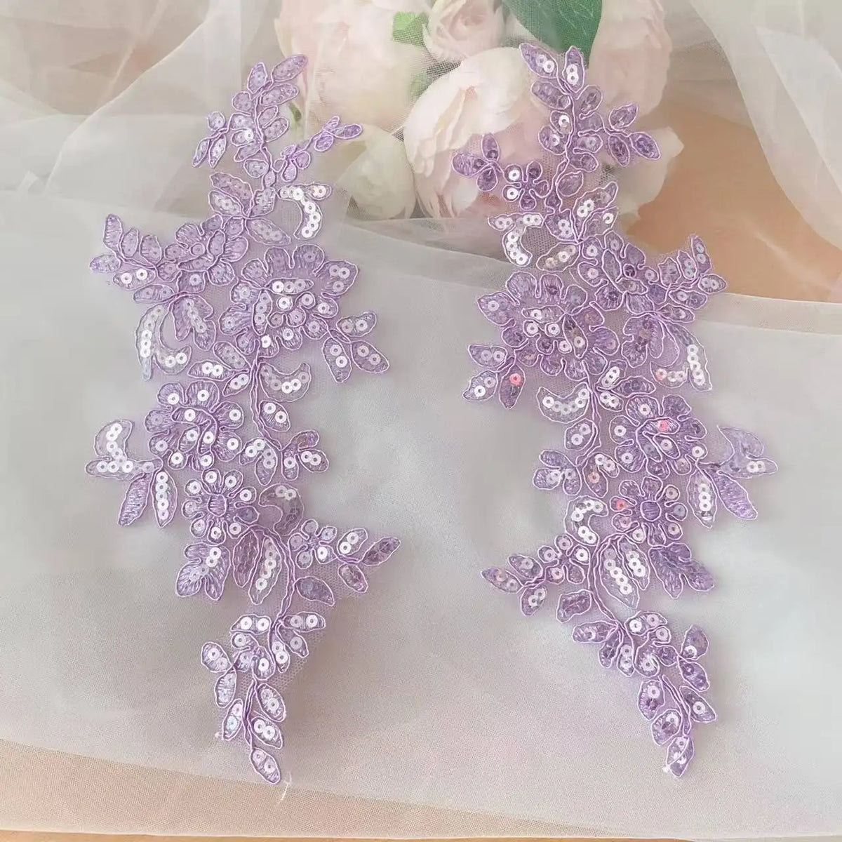 appliques decoratives brodees sequins floral violet blanc or rose bleu vert rouge noir