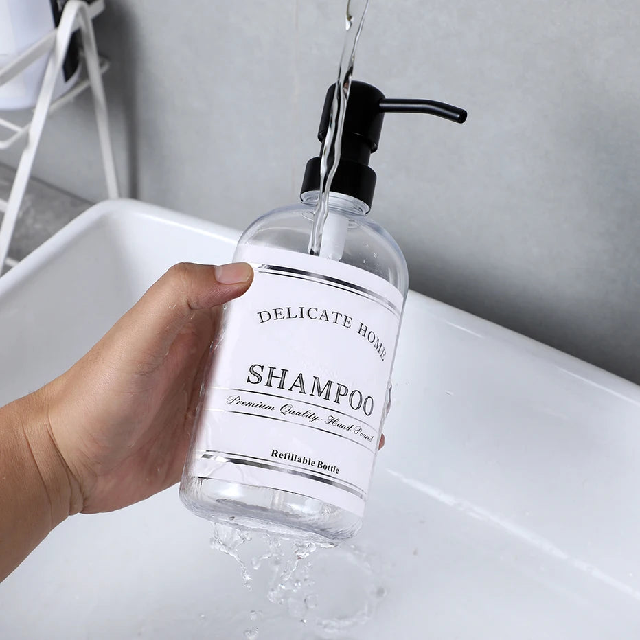 bouteilles shampooing après shampoing gel douche rechargeables transparentes marron noir blanches modernes pompes pression