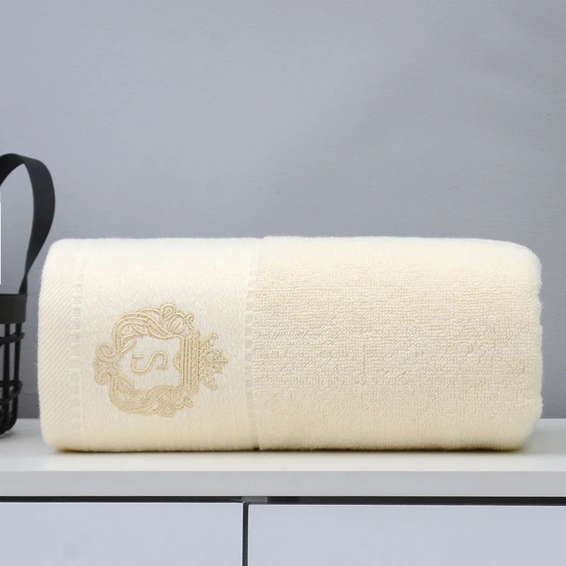 ensemble serviettes bain coton brodées grandes serviettes douche douces élégantes texture épaisse
