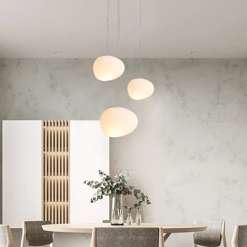 luminaire suspension moderne blanc verre opacité ronde câble fixation éclairage chambre salon étude