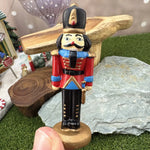 figurines miniatures rouge bleu noir beige vert marron classiques adhésives jouets