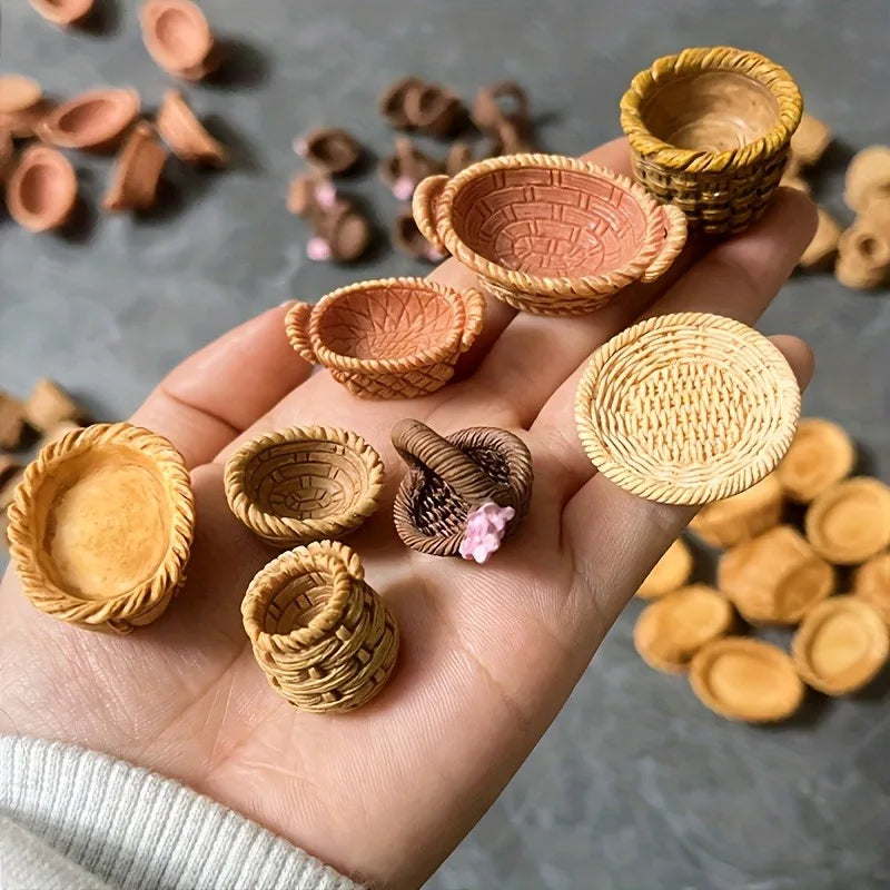paniers tressés osier rustique beige clair foncé décoration artisanale intérieur accessoires bricolage miniature