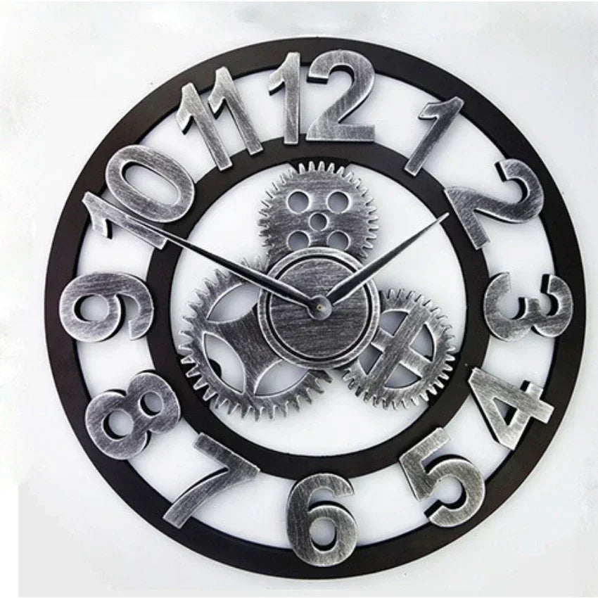 Vue de côté montrant le design creux de l'horloge