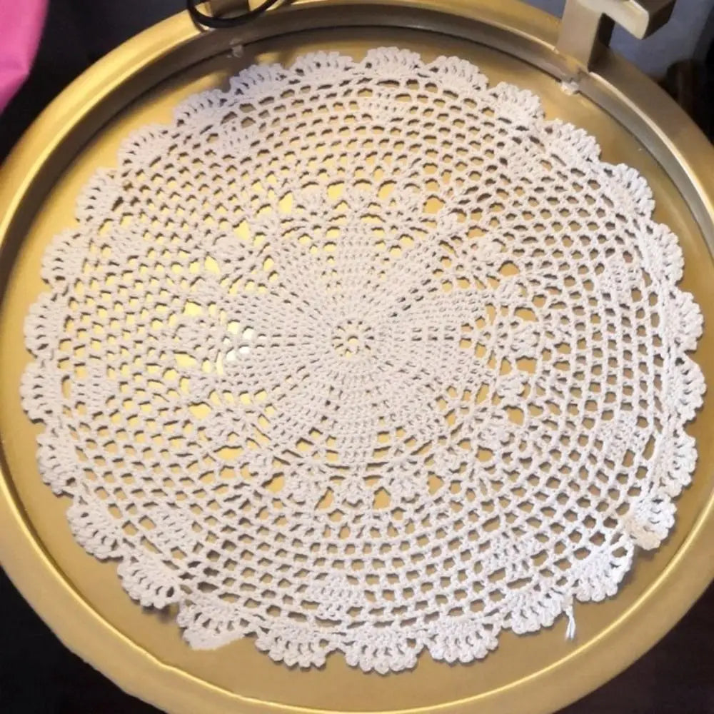 napperons crochetés vintage rustique blanc crème rouge jaune vert