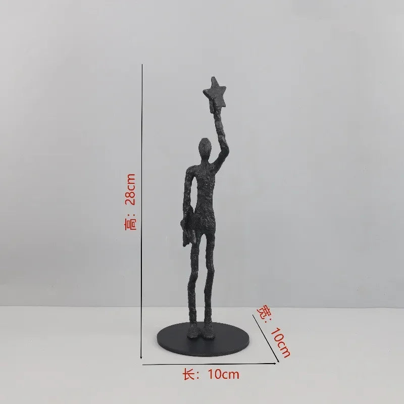 sculpture humaine noire contemporaine texture rugueuse détails sculpturaux base plate minimaliste ornement