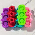 moules gâteaux silicone étoiles fleurs violet rouge bleu moderne motifs géométriques opaques
