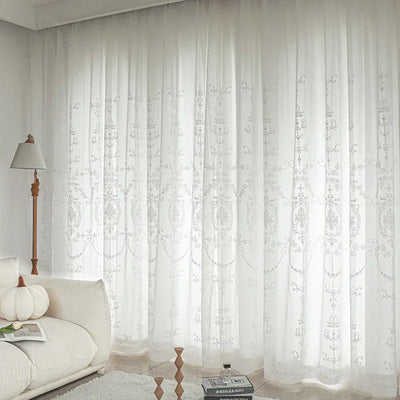 rideaux blancs tulle brodé motifs floraux élégants classiques translucides fenêtres