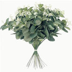 bouquet artificiel feuilles vertes roses blanches naturel romantique vase blanc lanternes