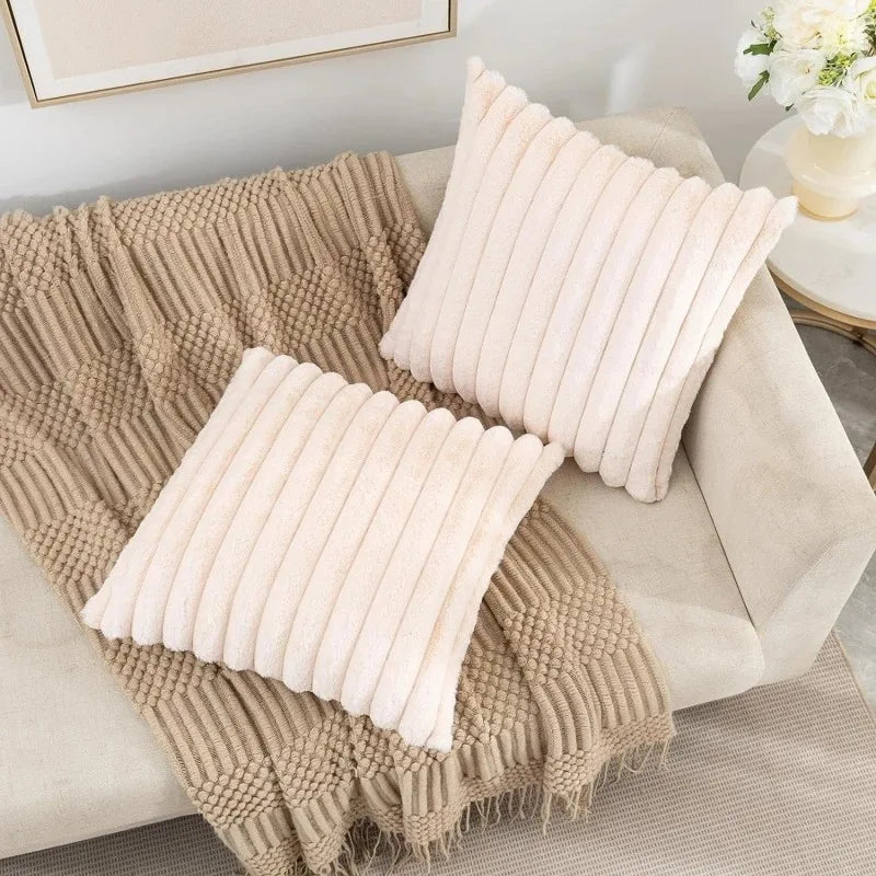housse coussin carrée fausse fourrure polyester coton rayures horizontales teint uni beige gris rose