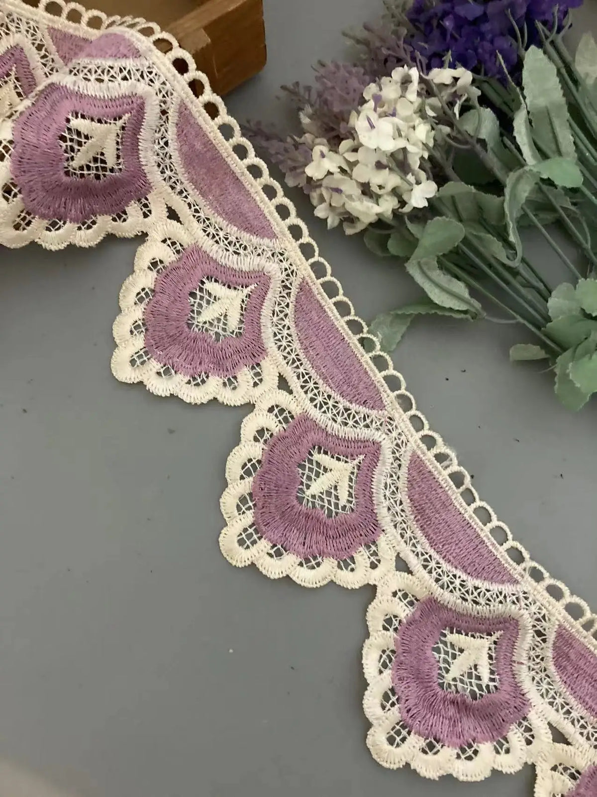 ruban dentelle beige violet motif géométrique polyester classique élégant paillettes coton mariage artisanat