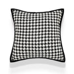 taies d'oreiller décoratives noires blanches motif fleur jacquard respectueuses environnement polyester modernes maison hospitalière