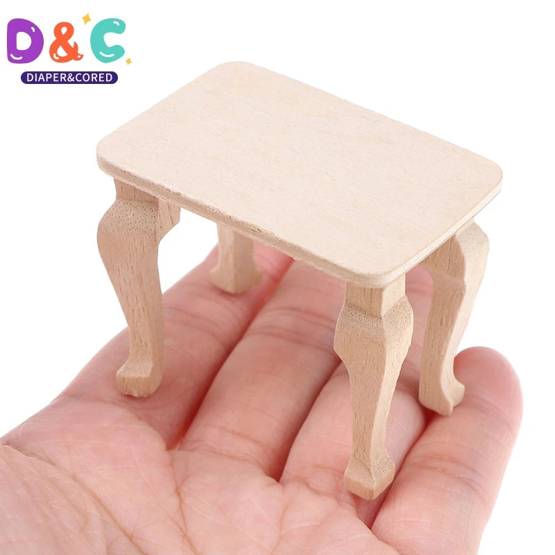 Mini table en bois gris clair pour maison de poupée 1:12
