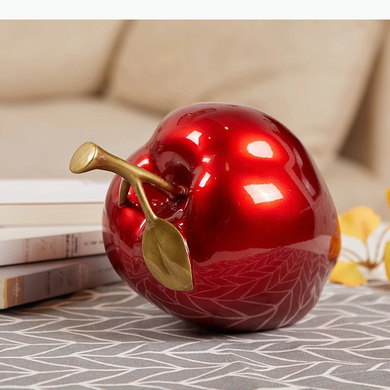 décoration intérieure moderne pomme verte rouge résine brillante 13cm dorée