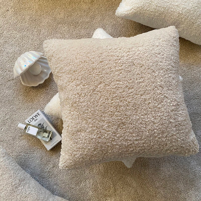 coussin carré moderne texture bouclée beige clair 45x45cm respectueux environnement fixations yeux