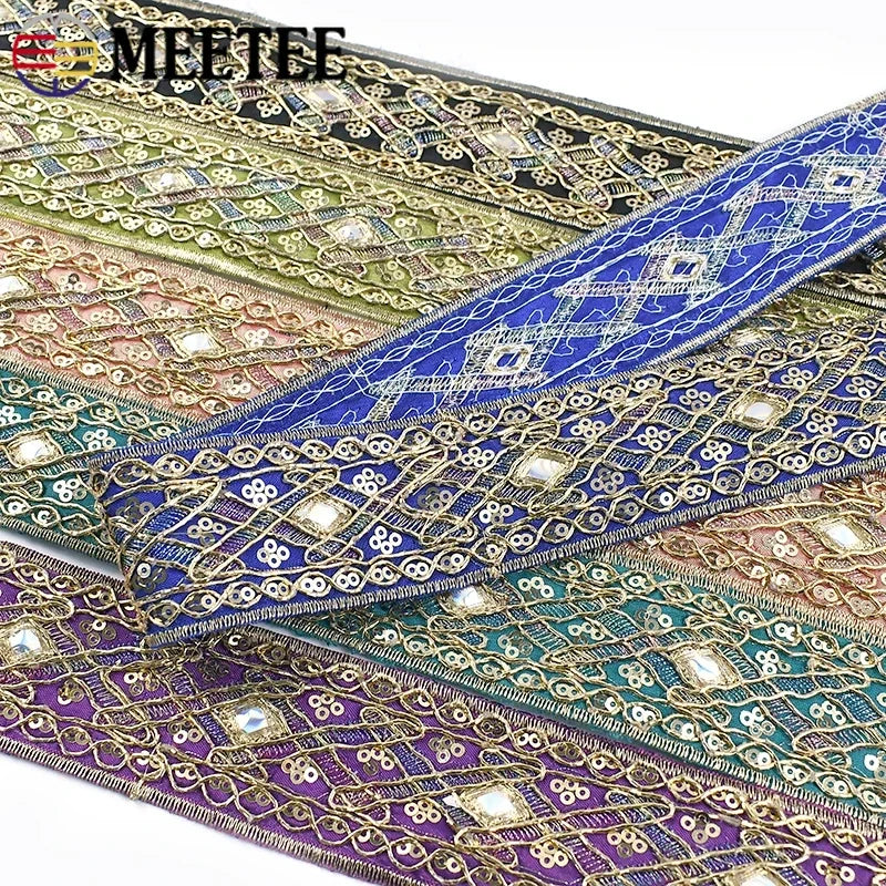 ruban dentelle brodé motifs géométriques décorations couture robes soirée luxe élégant