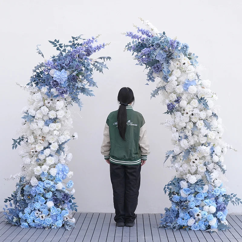 Arche décorative mariage fleurs artificielles bleu blanc vert feuillage classique festifextérieur