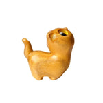 statue chien bois sculpté main marron clair texture peau artisanale modernescrição courte