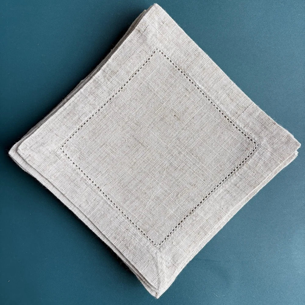 serviettes cocktail blanc lin bordure brodée 20cm table restaurant dîner événement