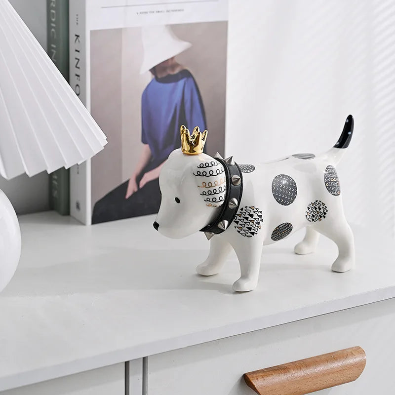 statue chien décoration moderne blanche motifs géométriques collier clous couronne dorée chambre salon