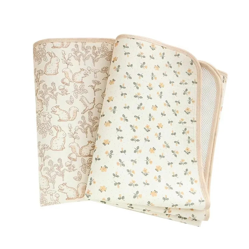 coussin bébé imprimé animaux fleurs beige clair décoratif chambre enfant usage quotidien