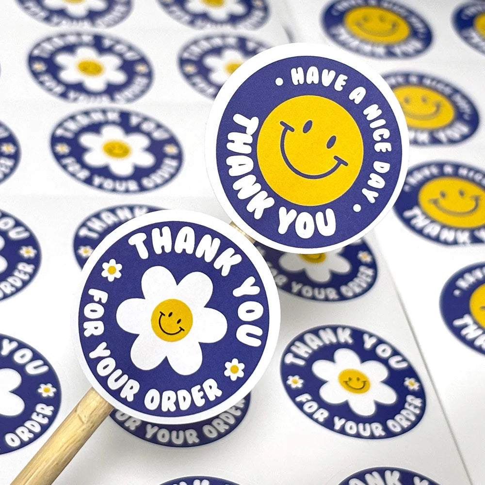 autocollants rond fleurs souriantes enveloppes fêtes anniversaires transparents simples enfants stickers craft bleus blancs