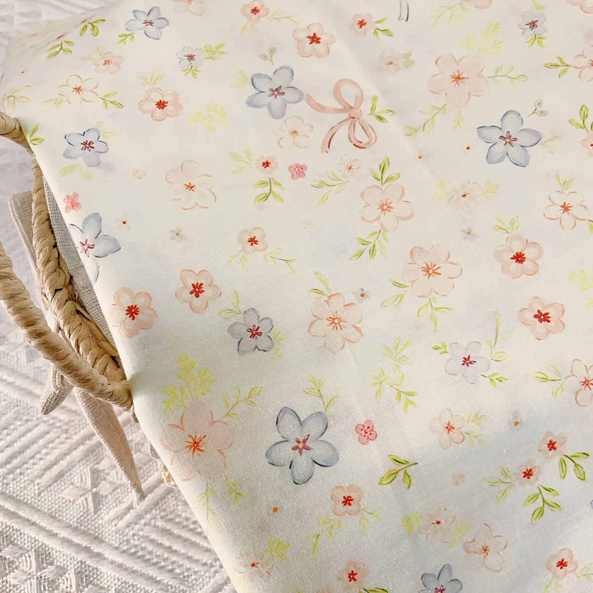 tissu coton imprimé fleurs rubans vintage blanc rose vert gris popeline respirant 145cm large