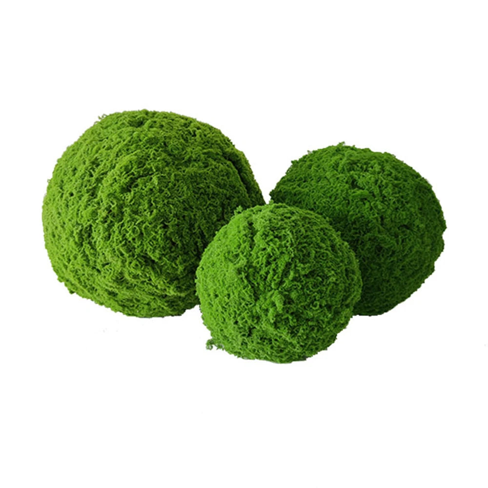 décoration extérieure boules mousse artificielle herbe naturelle accrochées vert texture