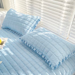 protège matelas bleu clair quilté moderne oreiller tasse jouet lapin
