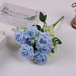 décoration intérieure bouquet artificiel roses soie classique blanc violet noir