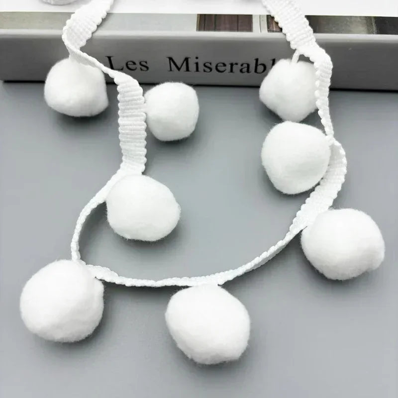 ruban pompons blancs décoration dentelle pompons ronds élastique écologique artisanal mètres