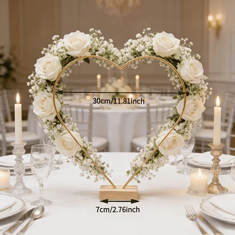 cadres formes coeurs fleurs roses velours tables mariage anniversaire decoration festive bougies nappes chaises