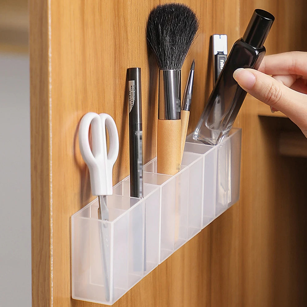 organisateur mural adhésif boîte rangement transparent blanc minimaliste utilitaire pince épiler ciseaux maquillage pinceaux
