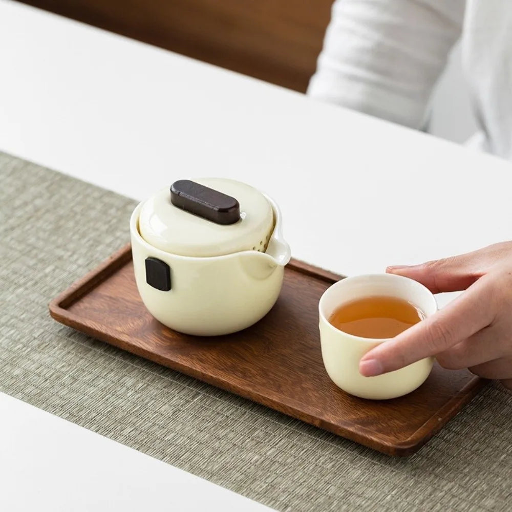 plateau bois brun foncé tasses théière moderne collations fruits servir minimaliste durable robuste
