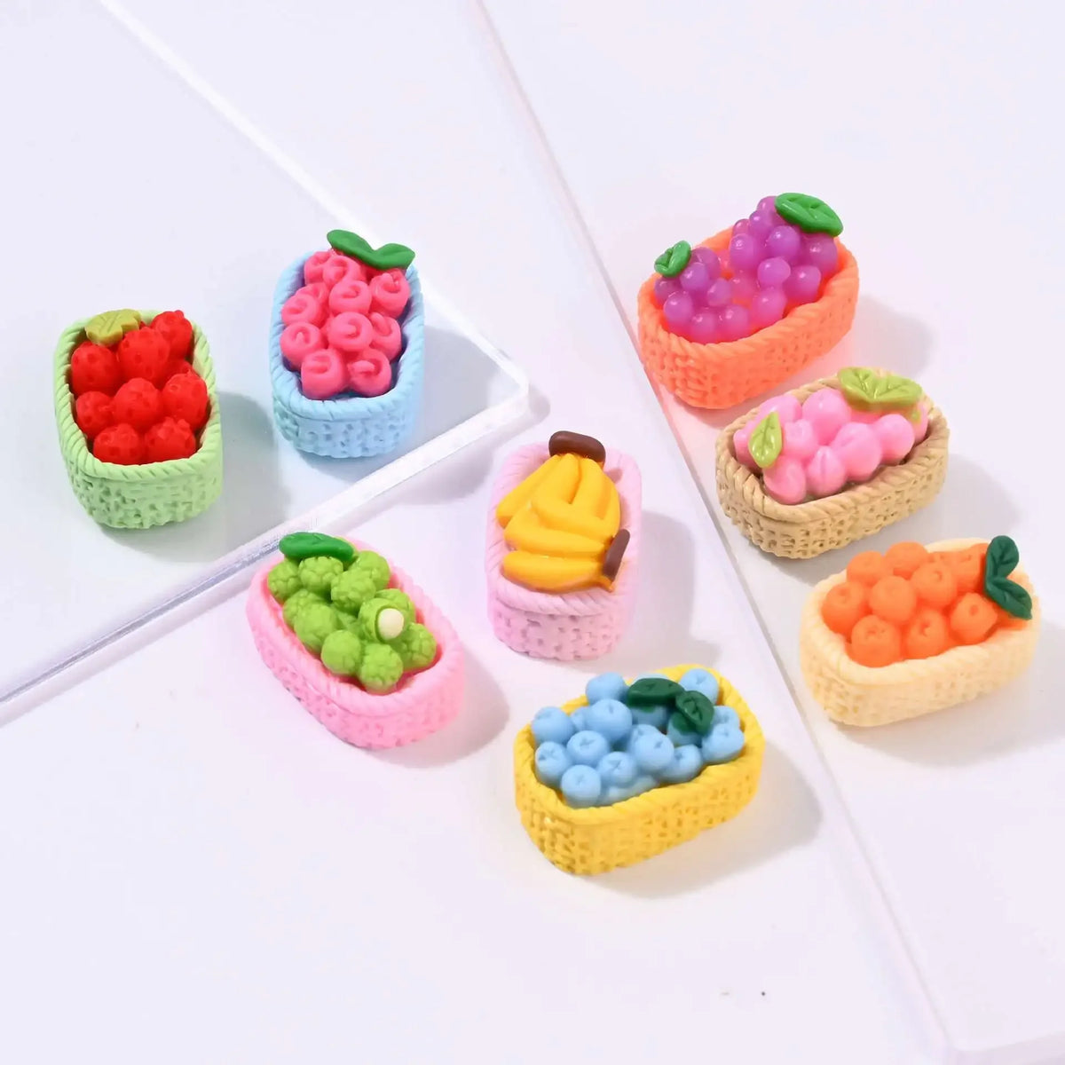 miniatures paniers fruits résine verte bleu orange rose jaune décoratives maison poupée kawaii