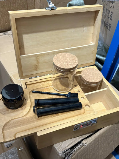 Boîte de rangement en bambou noir avec plateau mobile