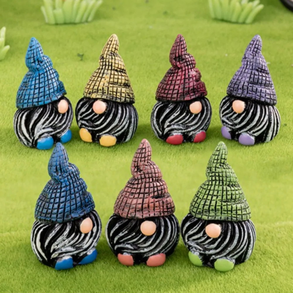 Figurine gnome de Noël vert clair en résine