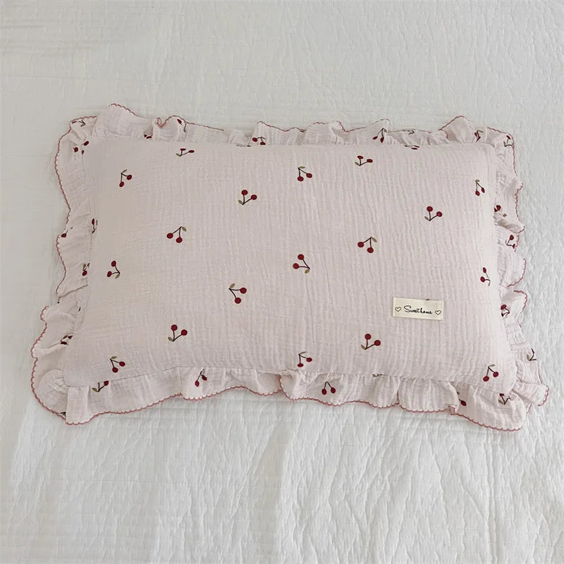 taie d'oreiller bébé ans coton floral cerises vintage beige clair motif animal compagnie jacquard