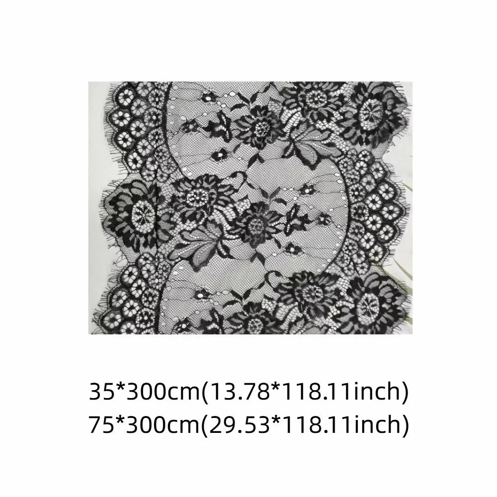 nappe dentelle florale blanc table manger élégante transparente bordures frangées